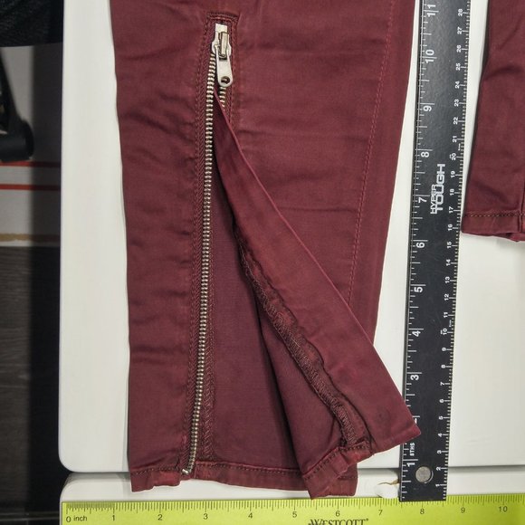 7 For All Mankind Capri Red Moto Pants Women's 24 Second Skin Bordeaux D052 - Picture 9 of 9